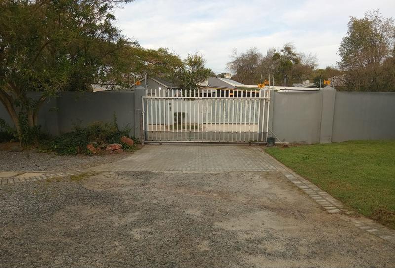 To Let 1 Bedroom Property for Rent in Grahamstown Eastern Cape